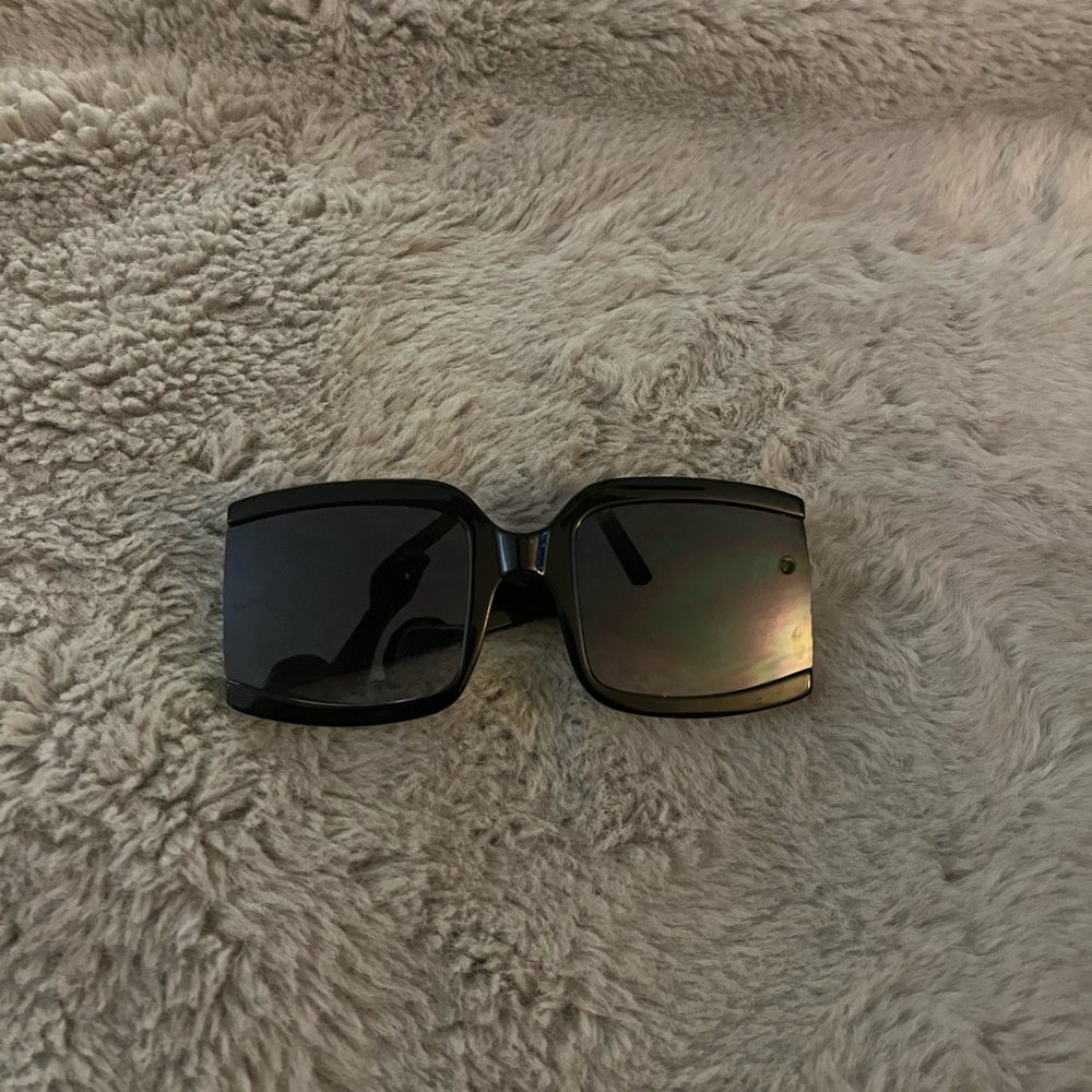 Black cute framed sunglasses